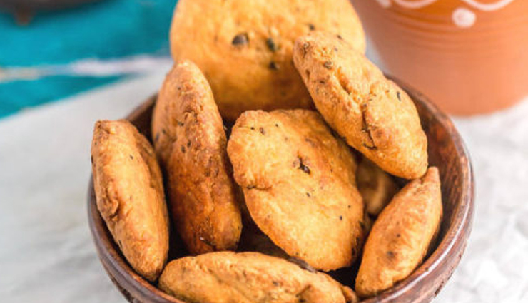 kasuri methi mathri recipe,indian snack delight recipe,how to make kasuri methi mathri,step-by-step mathri recipe,crispy snack recipe with kasuri methi,homemade mathri with dried fenugreek leaves,traditional indian snack recipe,easy mathri recipe for tea time,kasuri methi mathri preparation,quick and delicious mathri recipe,best mathri recipe with spices,authentic indian snack delight,indian savory biscuit recipe,kasuri methi snack for gatherings,irresistible crispy mathri recipe