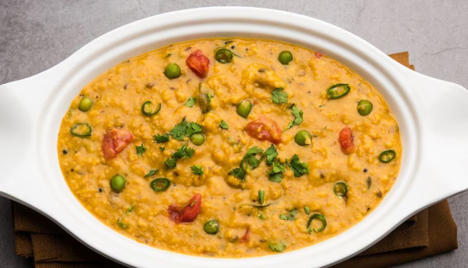 kathiawadi masala khichdi,kathiawadi masala khichdi tasty,kathiawadi masala khichdi digestive,kathiawadi masala khichdi light food,kathiawadi masala khichdi delicious,kathiawadi masala khichdi ingredients,kathiawadi masala khichdi recipe,kathiawadi masala khichdi healthy