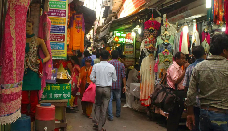 delh,delhi market,chandni chowk,bridal lehanga,travel