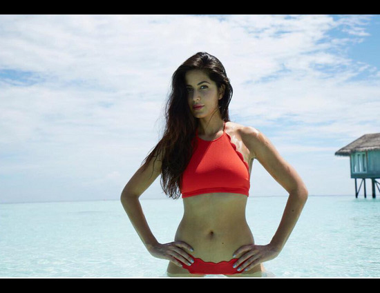 बीच समुद्र में दिखा कटरीना का बोल्ड अवतार