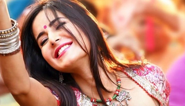 5 सेलेब्रिटी जिनकी मौत कि अफवाह ने लोगो के रोंगटे खड़े कर दिए celebrities whom death rumor make us very shock,amitabh bachchan,dileep kumar,lata mangeshkar,rajnikanth,katrina kaif