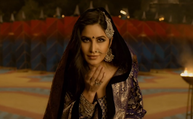 कुछ ही घंटों में Thugs Of Hindostan के ट्रेलर ने सोशल मीडिया पर मचाई धूम, यूट्यूब पर 40 लाख से ज्यादा बार देखा गया bollywood,amitabh bachchan,aamir khan,thugs of hindostan,social media trending,youtube,thugs of hindostan trailer