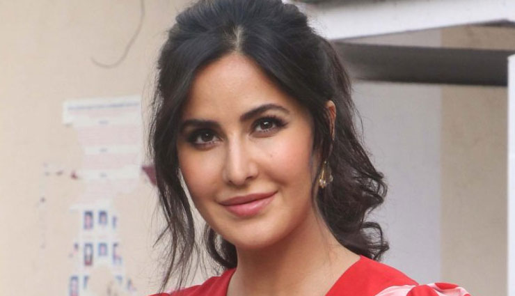 पुरुषों को नहीं महिलाओं को पसंद करती है कैटरिना कैफ, लिव इन में रहना चाहती है इस अभिनेत्री के साथ 