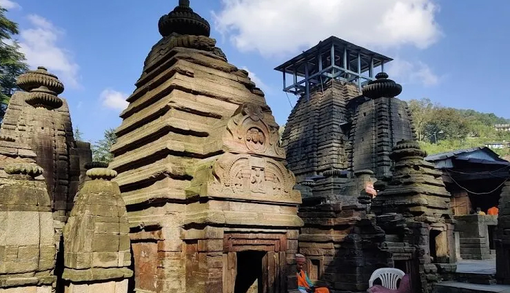 kausani,places to visit in kausani,rudradhari falls,kausani tea estate,anasakti ashram,lakshmi ashram,dandeshwar temple,baijnath temple