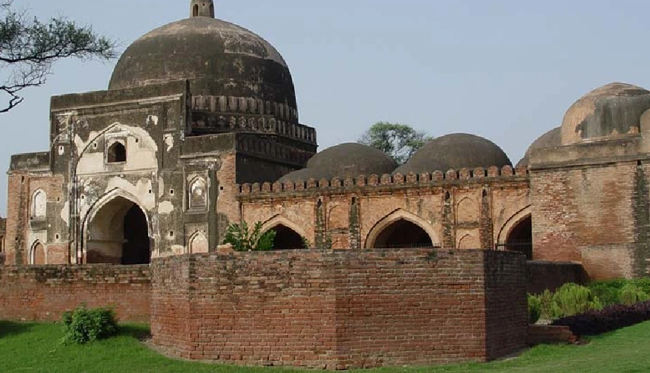 यह है मुगलों द्वारा बनाई गई पहली इमारत, इसके इतिहास को जानकर रह जाएंगे दंग