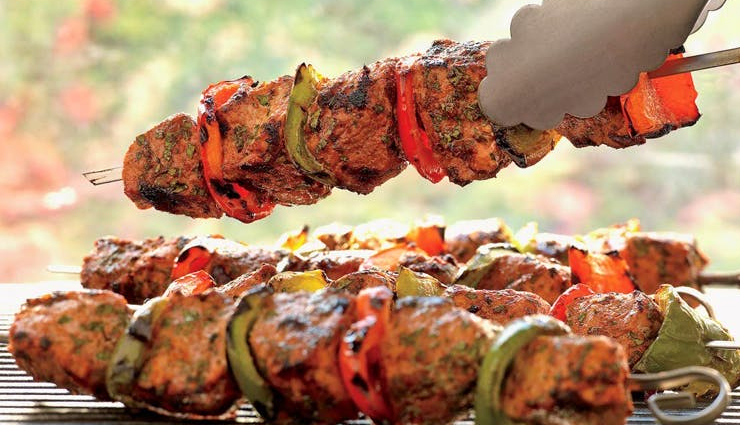 delhi street food delights,must-try street food in delhi,exploring delhi mouthwatering street cuisine,best street food vendors in delhi,iconic delhi street food you should not miss,culinary delights of delhi streets,authentic street food experiences in delhi,tasting the flavors of delhi street cuisine,delhi famous street food joints,experiencing the vibrant street food scene in delhi