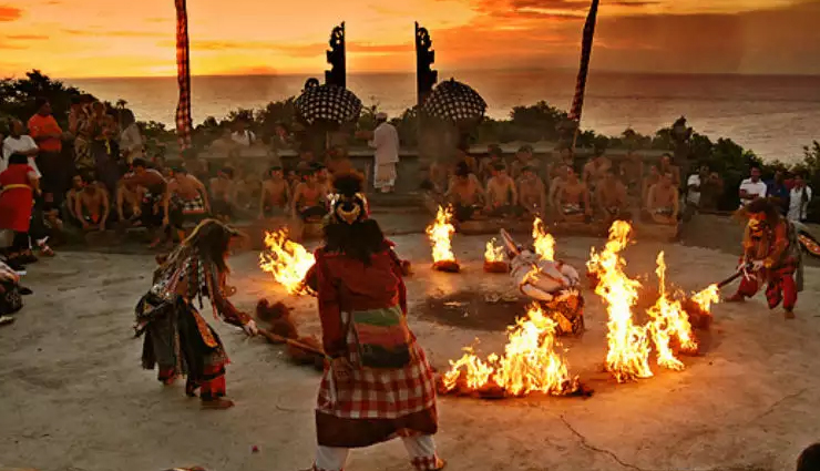 बाली: जहाँ देखने को मिलती है हिन्दू संस्कृति, हर घर और इमारत के प्रवेश द्वार पर स्थापित हैं गणपति tourist places in bali,explore bali top attractions,must-visit destinations in bali,bali travel highlights,famous landmarks in bali,discovering bali tourist spots,hidden gems of bali,bali sightseeing recommendations,best places to visit in bali,bali tourism attractions