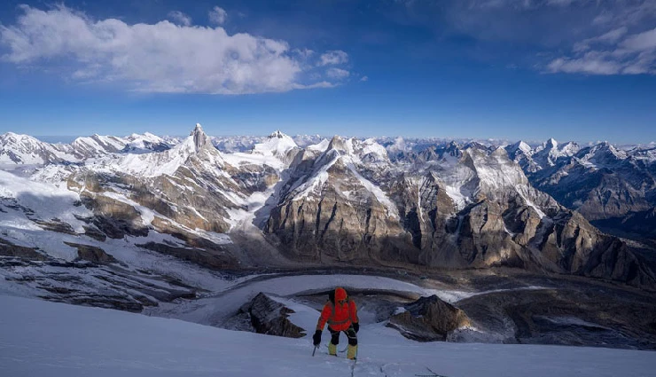 uttarakhand peaks,top peaks to climb in uttarakhand,nanda devi east trekking,kedar dome climbing,best himalayan peaks in uttarakhand,mountaineering in uttarakhand,adventure trekking uttarakhand,himalayan expeditions india,skiing and climbing peaks uttarakhand,trekking destinations uttarakhand