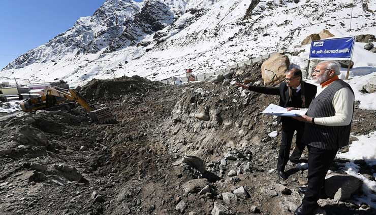 PM मोदी ने केदारनाथ के किए दर्शन, जवानों के साथ मनाई दिवाली, तस्वीरे diwali 2018,kedarnath,narendra modi