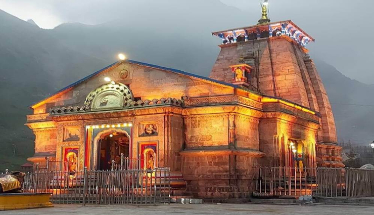 famous temples in himalayas,must-visit himalayan temples,top himalayan temples,sacred sites in himalayas,himalayan pilgrimage sites,spiritual places in himalayas,kedarnath temple visit,badrinath temple travel,vaishno devi pilgrimage,amarnath cave temple