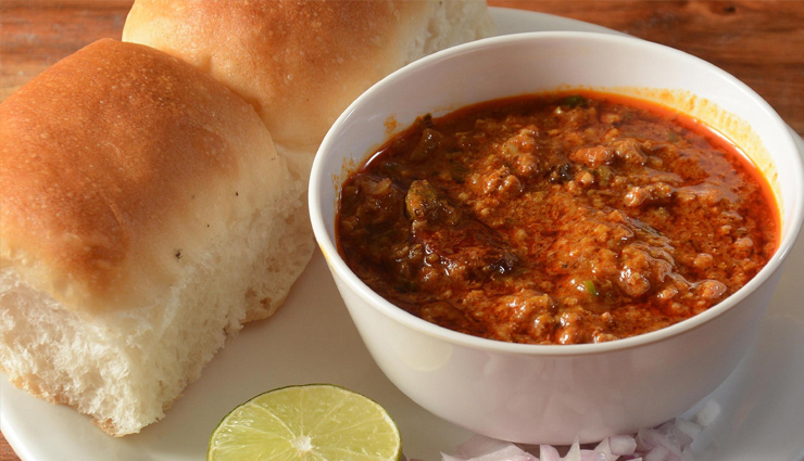 pune street food tour,authentic pune flavors,pune food trail,top-rated pune street vendors,pune best street eats,popular pune food stalls,pune culinary heritage,pune tasty street fare,pune traditional street cuisine,pune foodie favorites,street food hotspots in pune,pune mouthwatering street dishes,pune hidden food gems,pune spicy street snacks,exploring pune food streets