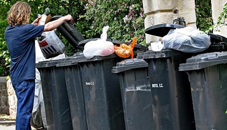 5 tips to keep bugs away from your dustbins