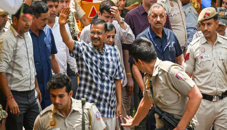 पीएम ने AAP नेताओं को जेल में डालने के लिए चलाया 'ऑपरेशन झाड़ू', अरविंद केजरीवाल का आरोप, सिर्फ 30 मिनट में खत्म हुआ मार्च
