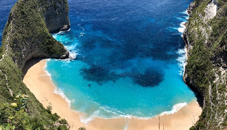beautiful beaches in asia,best beaches in asia,top beaches in asia to visit,pink beach indonesia,el nido palawan philippines,koh phangan thailand beaches,saud beach pagudpud,radhanagar beach india,kelingking beach nusa penida,white beach boracay,yonaha maehama beach japan,mirissa beach sri lanka,cenang beach langkawi,best tropical beaches asia,stunning beaches in asia,asian beach destinations,island hopping asia beaches