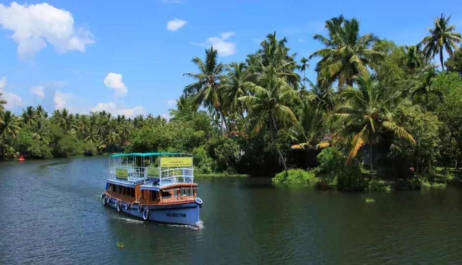 10 Beautiful Lakes to Explore in Kerala