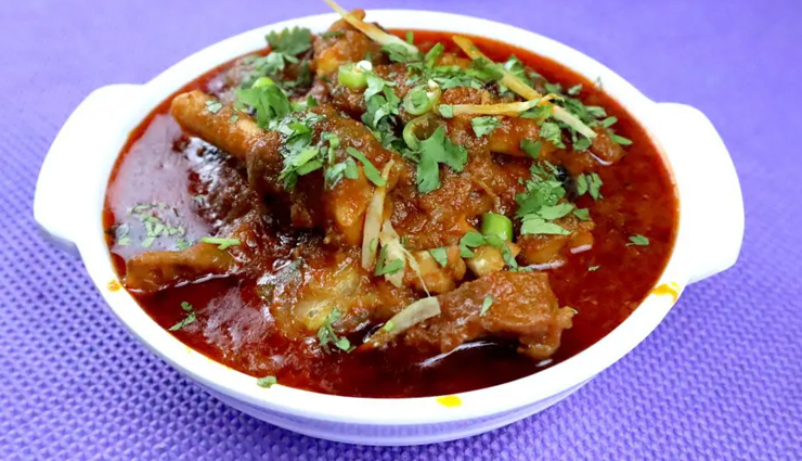 local foods,local foods in kerala,kerala,pulissery,ghee rice,mutton paya masala,idli,malabar parotta,dosa