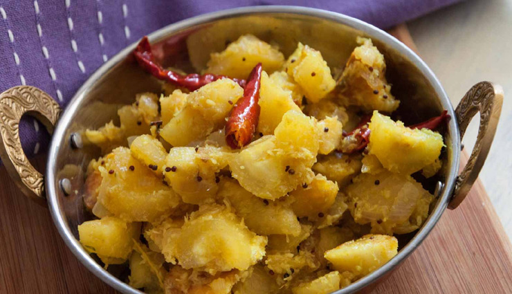 kappa,kerala meen molee,thalassery biriyani,appam,meen pollichetu,beef ularthiyathu,idiyappam,keralan delicacies,delicious keralan delicacies,kerala,holidays,travel,food