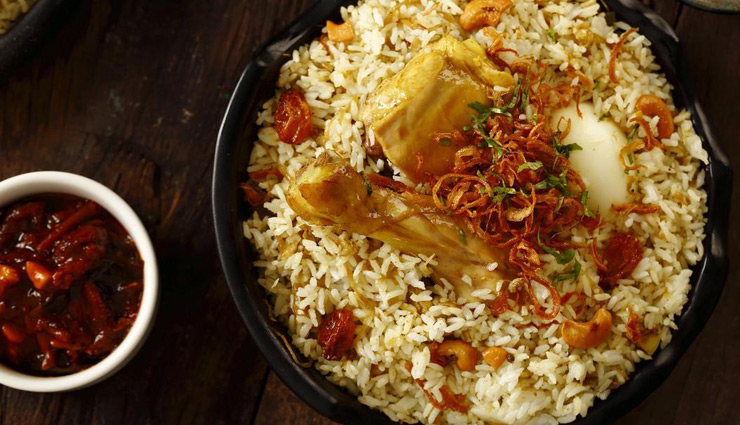 kappa,kerala meen molee,thalassery biriyani,appam,meen pollichetu,beef ularthiyathu,idiyappam,keralan delicacies,delicious keralan delicacies,kerala,holidays,travel,food