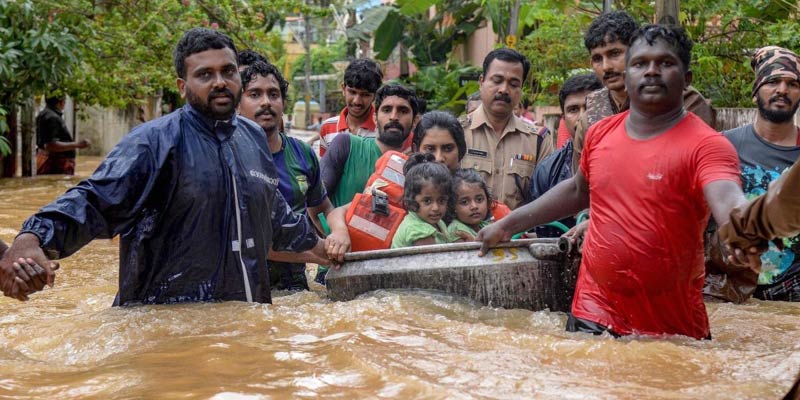 kerala flood,kerala,flood,heavy rain,rain,social organization,police,ndrf,rescue,railway,weather report ,केरल,भयानक बाढ़ 