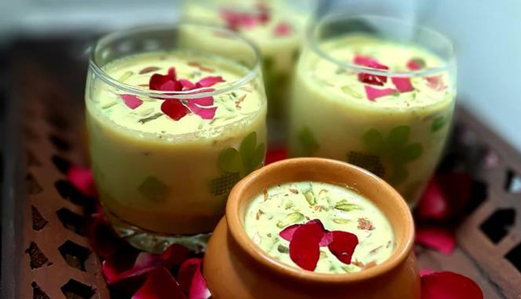 holi,holi celebration 2023,kesar badam thandai recipe in hindi,thandai recipe in hindi