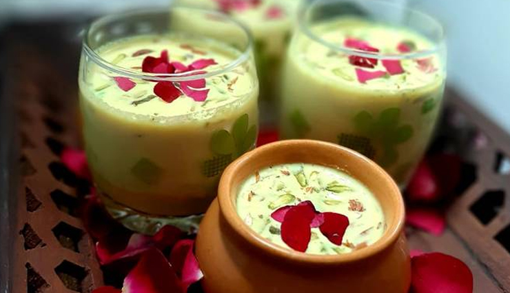 केसर बादाम ठंडाई से रंगों के त्योहार का मजा हो जाएगा दोगुना, जो भी मिलने आए उसे जरूर चखाएं #Recipe kesar badam thandai,kesar badam thandai ingredients,kesar badam thandai recipe,kesar badam thandai holi,kesar badam thandai festival,kesar badam thandai tasty,kesar badam thandai healthy,kesar badam thandai guest