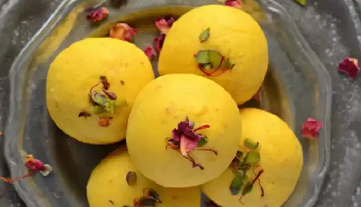 त्योहार पर बाहर की मिठाई हो सकती है हानिकारक, घर में ही ऐसे बनाएं लजीज केसर मलाई लड्डू #Recipe