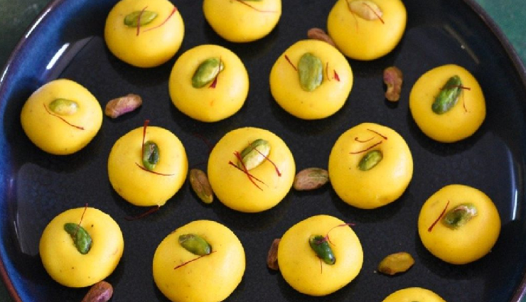 मेजबान हो या मेहमान दोनों पर चढ़ जाएगा केसर पेड़ा का रंग, इस मिठाई में है कुछ ऐसी बात #Recipe