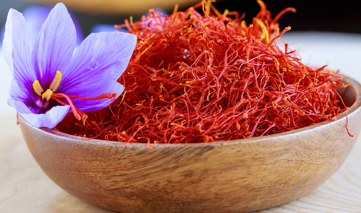 saffron gives miraculous benefits to the skin know how to use it,beauty tips,beauty hacks