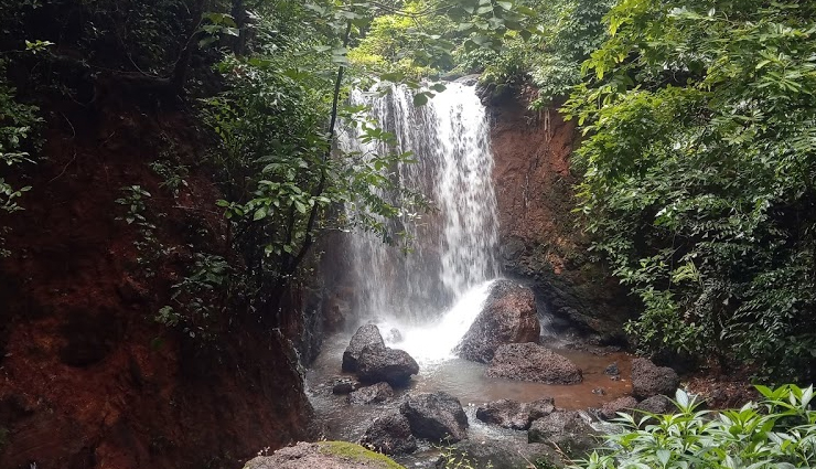 goa waterfalls,kuskem waterfall,netravali waterfall,kesarval waterfalls,bamanbudo waterfall,hivrem waterfalls,monsoon goa,adventure in goa,goa trekking,goa nature trails
