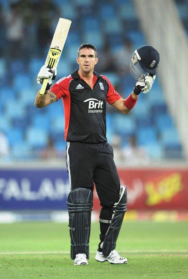 cricketers that returned to field,after quitting cricket,cricketers,jawagal srinath,kewin peterson,javed miyadand,carl hooper,imran khan,cricket