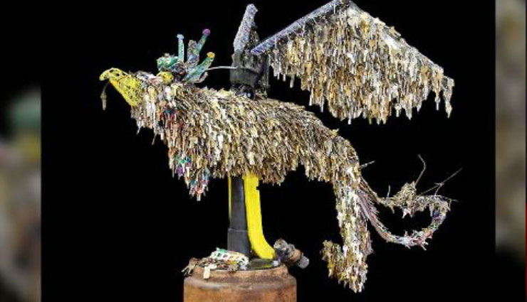 18000 चाबियों से  बनाई एक पक्षी की मूर्ति, जाने क्या है इसमें खास