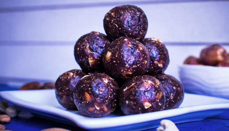 Recipe- Winter Special Khajur Ladoo