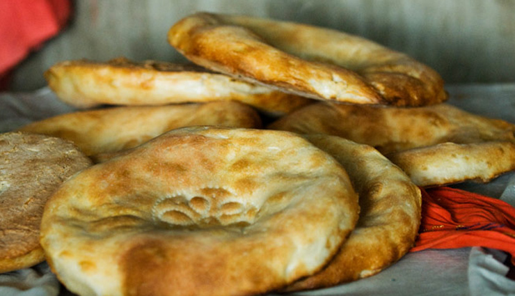 खूबसूरत जगहों के अलावा अपने खानपान के लिए भी प्रसिद्द हैं जम्मू कश्मीर, जानें यहां के 10 फेमस फूड jammu kashmir,10 famous food of jammu kashmir,best food to enjoy in jammu kashmir,jammu kashmir,travel,travel guide,travel tips in hindi