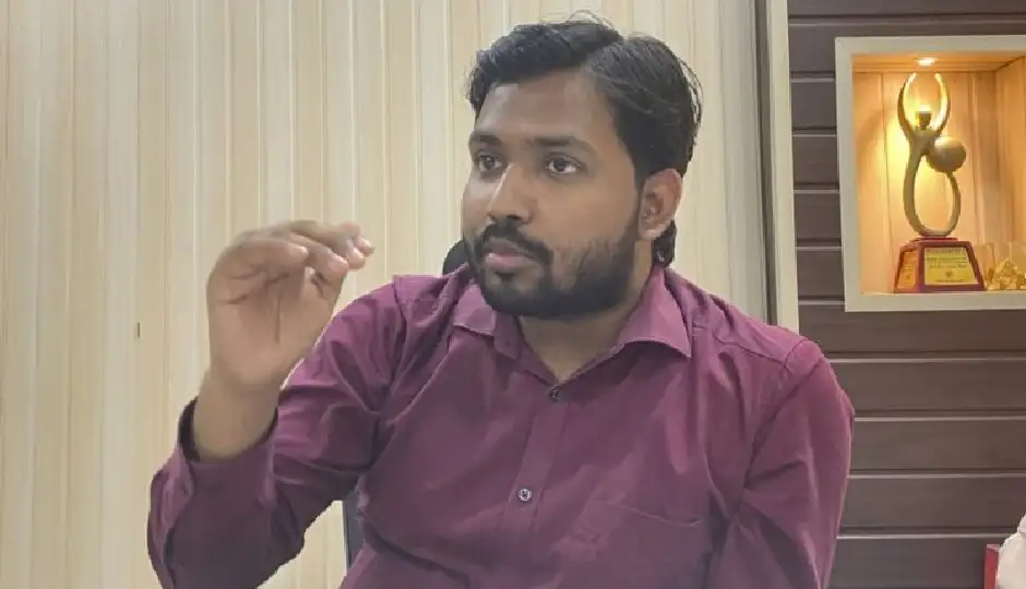 फायरिंग केस में बढ़ीं खान सर की मुश्किलें, पुलिस की दबिश तेज; गिरफ्तारी होगी या कोर्ट में करेंगे आत्मसमर्पण?