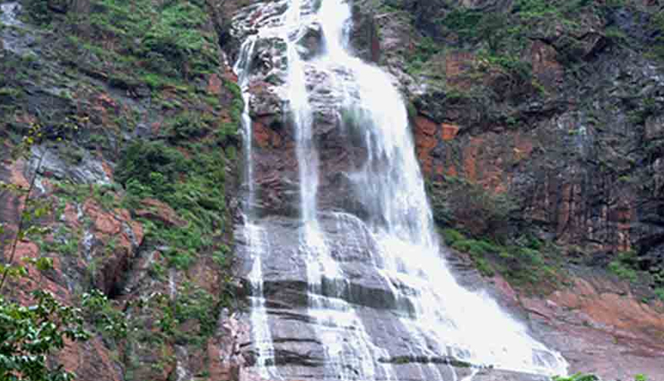 tallest waterfalls in india,highest waterfalls in india,visit waterfalls in india,must-visit waterfalls,india tallest waterfalls,scenic waterfalls in india,top waterfalls in india,famous waterfalls in india,natural wonders in india,breathtaking waterfalls in india