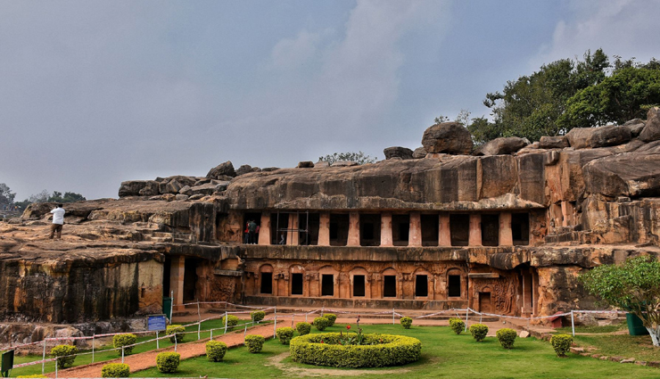 oldest caves in india,ancient cave structures,historical caves india,prehistoric caves india,archaeological cave sites,ajanta and ellora caves,udayagiri and khandagiri caves odisha,elephanta caves maharashtra,badami cave temples karnataka,undavalli caves andhra pradesh,tabo himachal pradesh,jain cave architecture,hindu rock-cut temples,gupta and mauryan era caves,paleolithic and neolithic caves,unesco world heritage caves,cave art and sculptures india,guided tours of historical caves,cave exploration india,religious cave sites,cave photography india,cultural heritage caves,educational cave visits,archaeological excursions,spiritual cave retreats