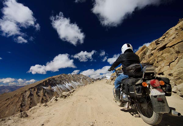 most dangerous roads of india,patratu ghati,rohtang pass,pangi ghati,zozilla pass,khardong la pass ,भारत के सबसे खतरनाक रास्ते, पतरातू घाटी, रोहतांग पास, पांगी घाटी, जोजी ला पास, खारदोंग ला दर्रा