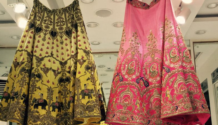 delh,delhi market,chandni chowk,bridal lehanga,travel