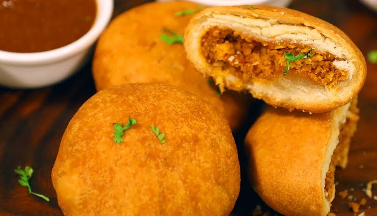 khasta kachori,khasta kachori recipe,street style khasta kachori,kachori recipe,breakfast recipe,recipe