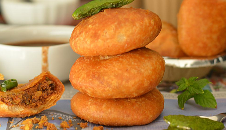 moong dal kachori recipe,flaky moong dal kachori,tasty dal kachori preparation,homemade moong dal kachori,delicious kachori with moong dal,indian kachori snack dish,crispy moong dal kachori,moong dal stuffed kachori,kachori with lentil filling,vegan moong dal kachori