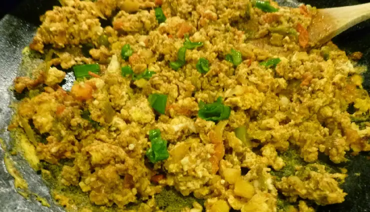 mumbai street food,best street food in mumbai,mumbai food culture,vada pav mumbai,pav bhaji mumbai,chaat in mumbai,irani cafés mumbai,famous food in mumbai,must try dishes in mumbai,mumbai local food guide,street food places in mumbai,mumbai food tour,authentic mumbai snacks