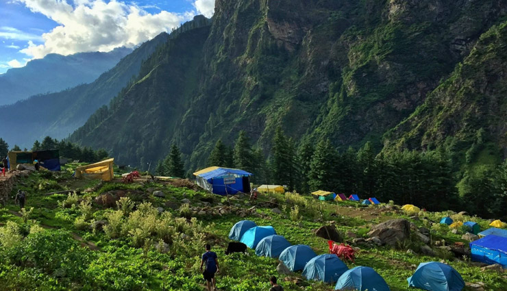 trekking trails in manali,best treks in manali,manali trekking adventure,beas kund trek,bhrigu lake trek,hampta pass trek,deo tibba trek,chanderkhani pass trek,prashar lake trek,sar pass trek,pin parvati trek,kheerganga trek,malana village trek,himachal pradesh treks,manali adventure tours
