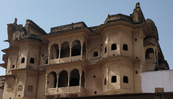 jhunjhunu,rajasthan,shekhawati,havelis,frescoes,rani sati temple,khetri mahal,modi haveli,mandawa,badalgarh fort,nawalgarh,tibrewala haveli,ganeriwala haveli,alsisar mahal,sun temple,indian heritage,indian culture,historical sites,tourist attractions,travel destinations
