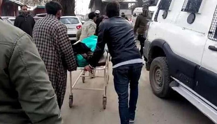 जम्मू कश्मीर: शोपियां में महिला SPO को आतंकियों ने मारी गोली, मौत 