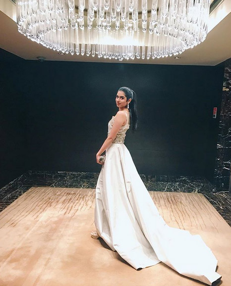 sridevis younger daughter khushi,khushi kapoor,hot looks of khushi,fashion tips from khushi kapoor,fashion tips