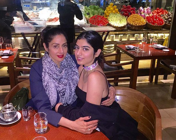 sridevis younger daughter khushi,khushi kapoor,hot looks of khushi,fashion tips from khushi kapoor,fashion tips