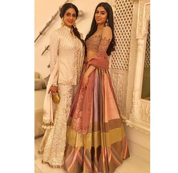 sridevis younger daughter khushi,khushi kapoor,hot looks of khushi,fashion tips from khushi kapoor,fashion tips