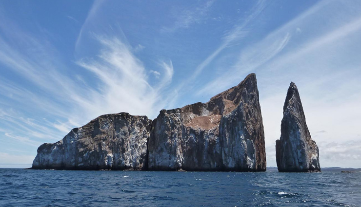 galapagos,tourist destinations in galapagos,kicker rock tour,reserva el chato,las loberias,las tintoreras,charles darwin research center,tourist places,holidays,travel