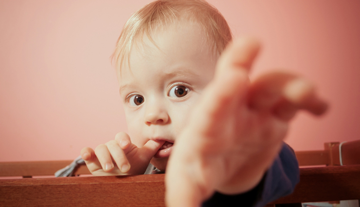 खेल-खेल में छोटे बच्चों के लिए खतरा बन सकती हैं ये 5 चीजें, रखें उनकी पहुंच से दूर