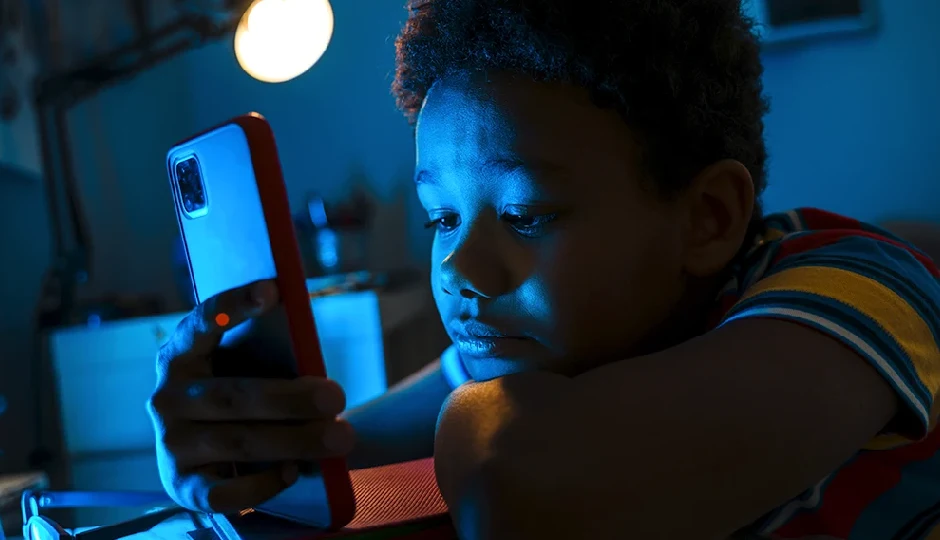 YouTube से Instagram तक… बच्चों को अश्लील कंटेंट से सुरक्षित रखने के लिए तुरंत बदलें ये 5 अहम सेटिंग्स